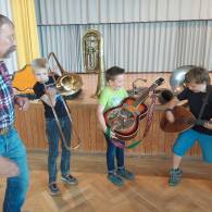 Musikexperte Hesse Schröter besucht die Appenberggrundschule